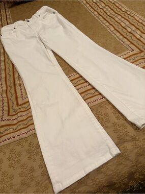 NWOT CAbi White Jeans, 5th Avenue Style, Cotton Blend, Size 4